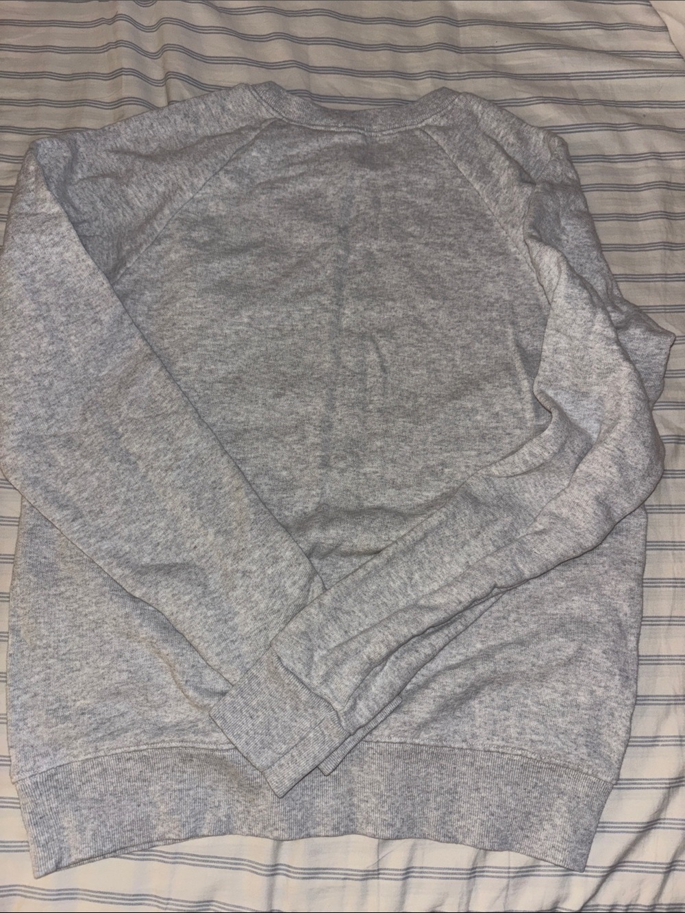 Brandy Melville Sweatshirt - Picture 3 of 4
